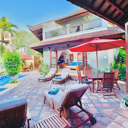 Villa Naga Maya Legian Exterior foto