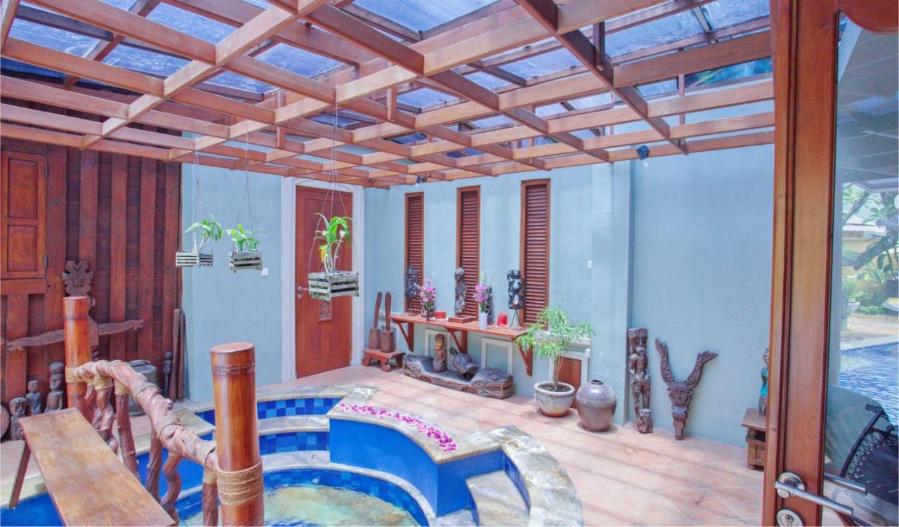 Villa Naga Maya Legian Exterior foto